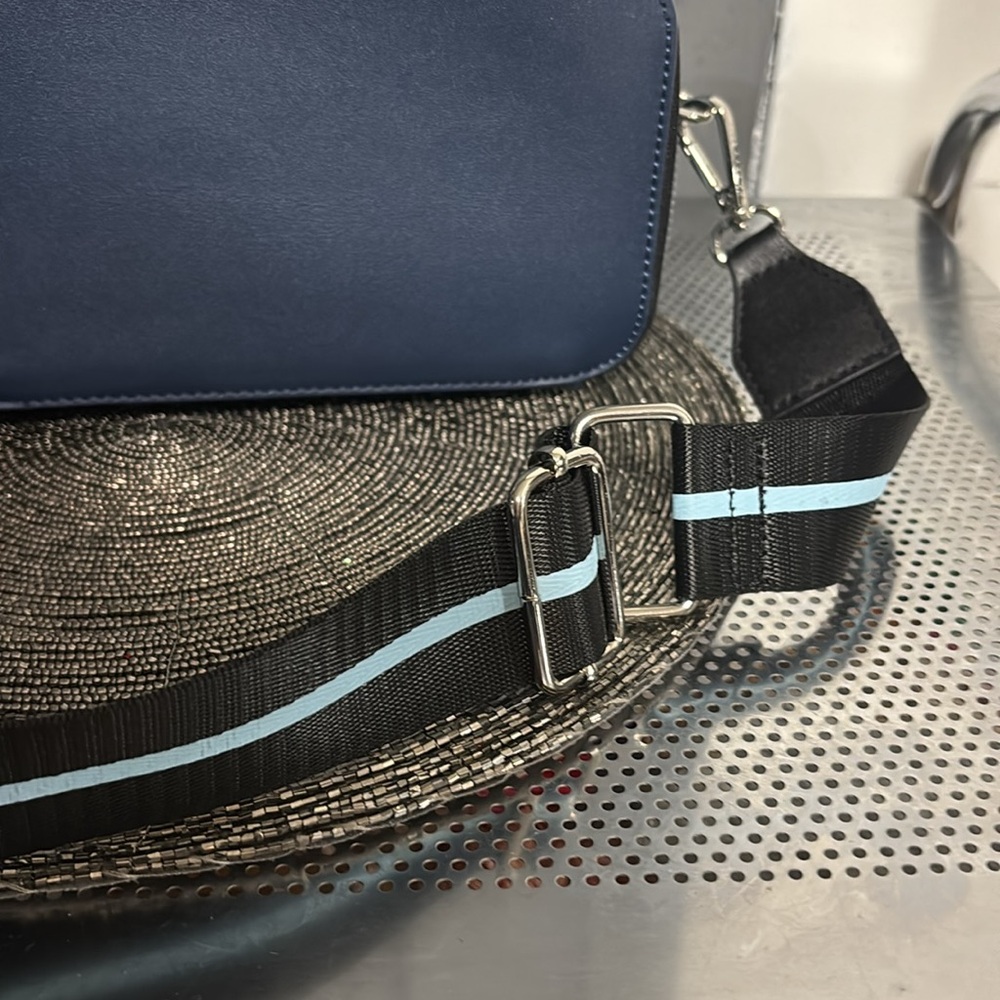 NWOT Like Dreams 2 Tone Blue Crossbody Bag - Picture 6 of 10